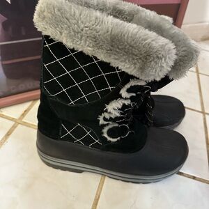 Magellan Outdoors Black Boots with Gray Fur Lining